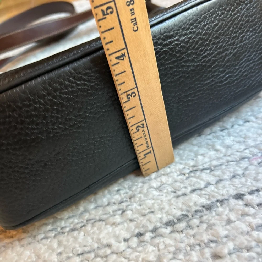 Dooney & Bourke classic dooney
